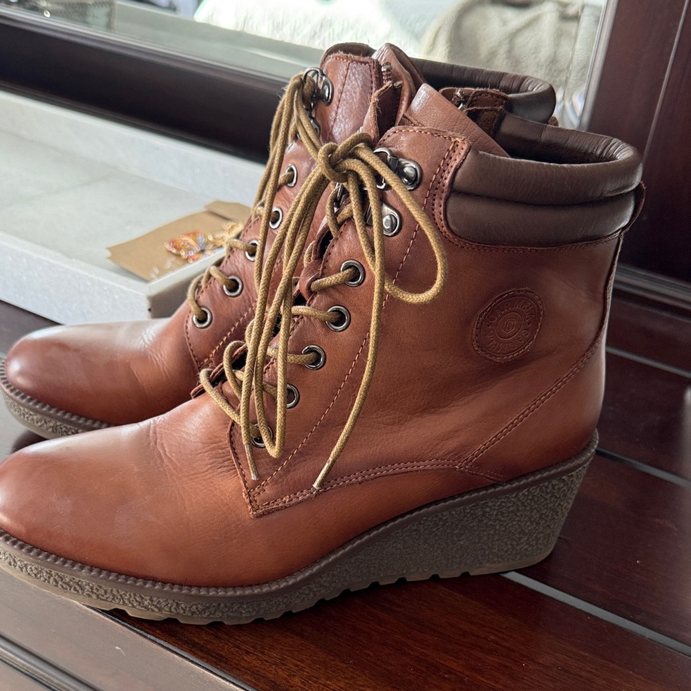 Women's Tan Leather Heeled Boots